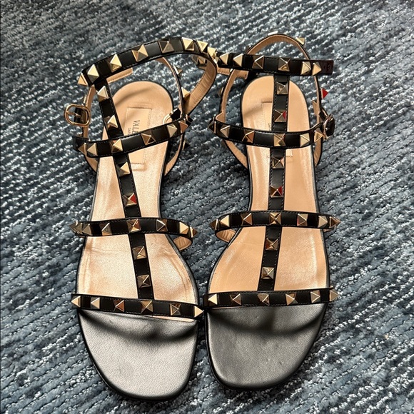 Valentino rockstud flat calfskin sandal with straps